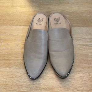 Beast grey/tan mules